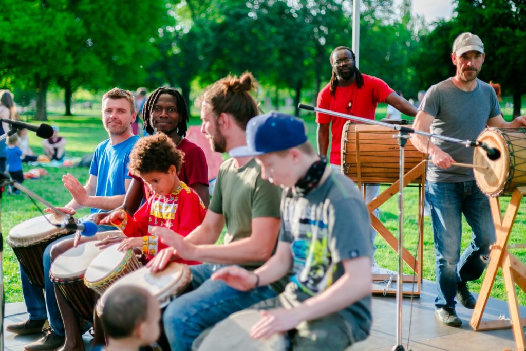 Band-mit-Schülerkindern